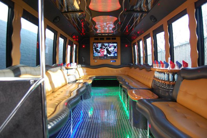 High-Capacity Party Buses Offer Scalable Solutions for Big Guest Lists